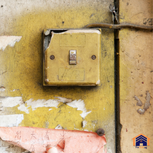 Read more about the article How To Clean Yellowed Light Switches: Safe & Effective Cleaning Guide