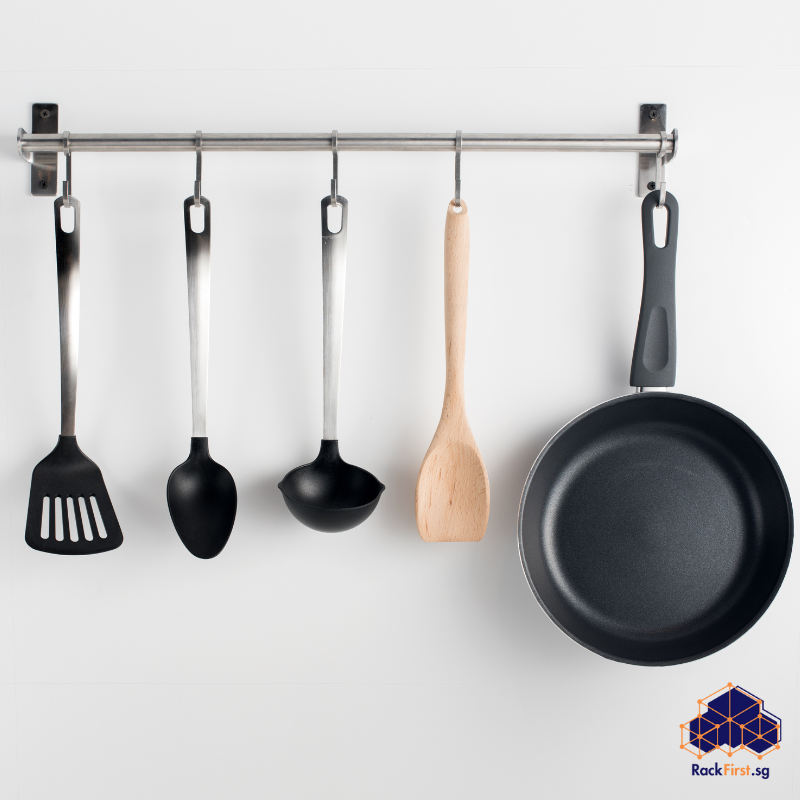 Read more about the article Wall-Mounted Kitchen Utensil Holder in Singapore Homes: The Ultimate Installation and Buying Guide