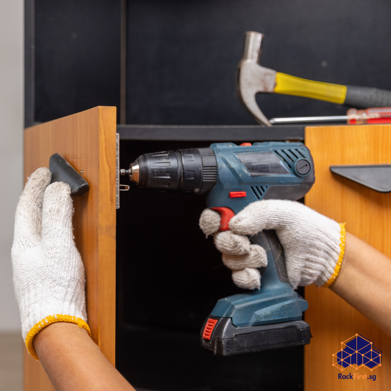Read more about the article Navigating the Renovation Timeline: When To Call a Handyman vs. a Contractor
