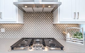 Read more about the article Chimney Hood vs Slim Hood: Which Fits Your HDB Kitchen?