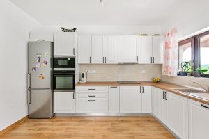 Read more about the article Custom Cabinet Installation in Singapore: Carpentry, Modular or Flat-Pack?